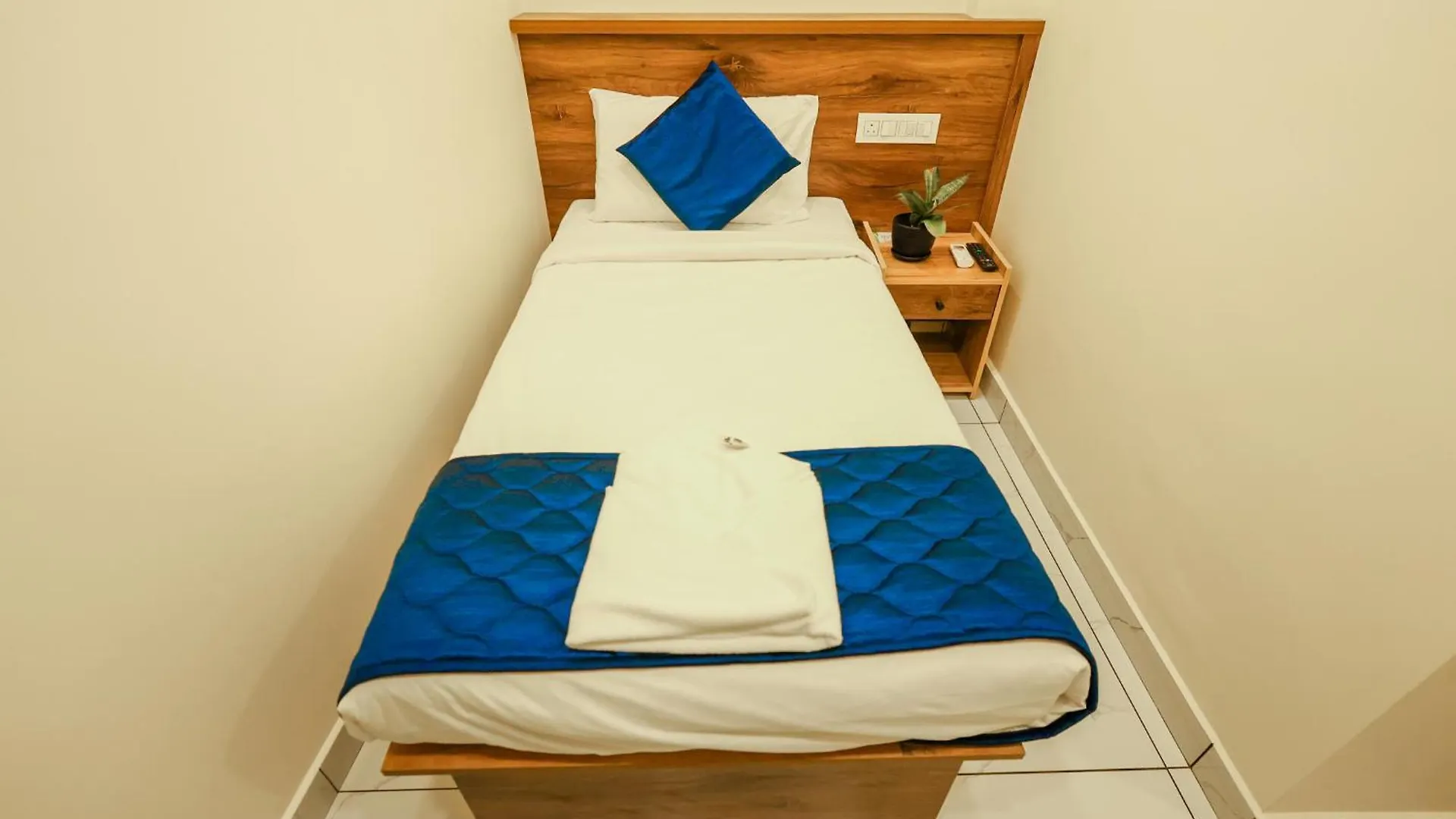 Kochi Moonic Days Infopark Kakkanad 3*,  הודו